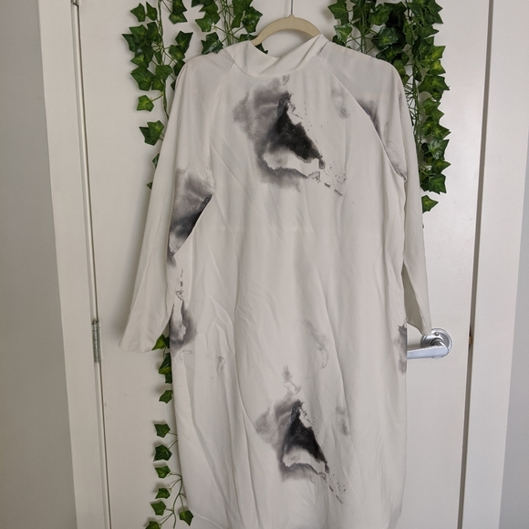 Loose fitting Oak and Fort dress - Picture 1 of 3